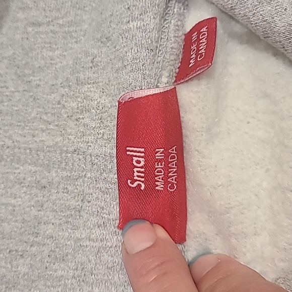 NWOT Supreme men's small hoodie - Picture 3 of 3